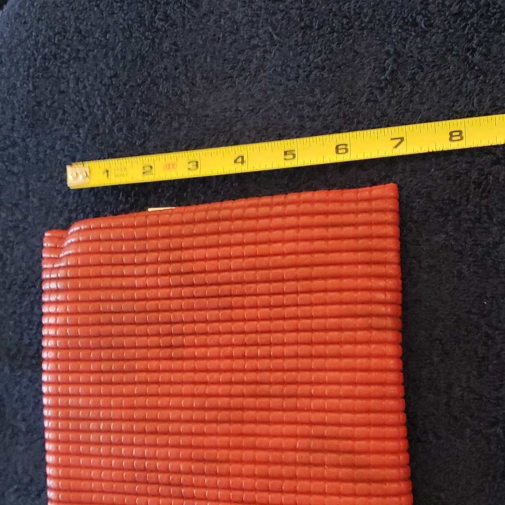 Red clutch - Picture 4 of 8